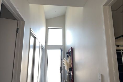 Photo of property in 84 Taikura Avenue, Red Beach, 0932