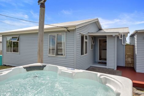 Photo of property in 15 Moffat Road, Red Beach, 0932