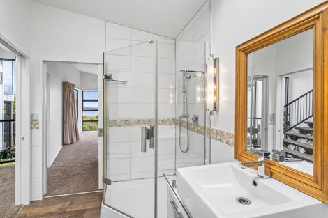 Photo of property in 7 Law Lane, Mount Pleasant, Christchurch, 8081