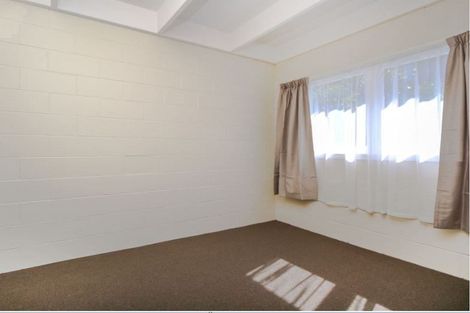 Photo of property in 1/66 Flanshaw Road, Te Atatu South, Auckland, 0610