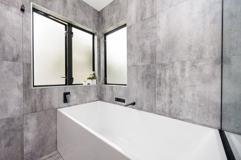 Photo of property in 27 Abby Road, Fitzherbert, Palmerston North, 4410