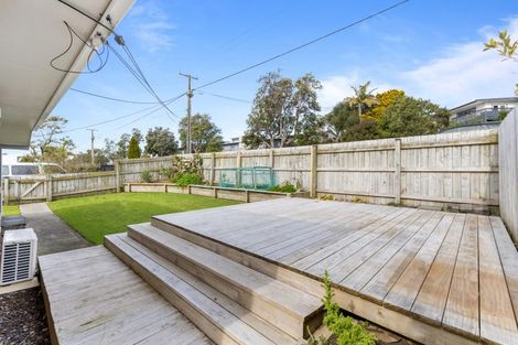 Photo of property in 1/45 Bay Street, Red Beach, 0932
