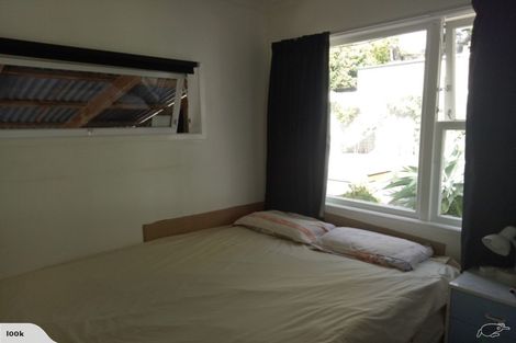 Photo of property in 9 Beaudine Avenue, Glenfield, Auckland, 0629