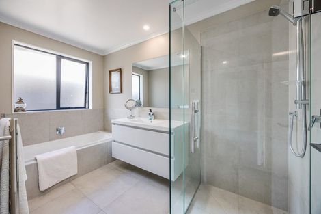 Photo of property in 135 Harriet Johnston Drive, Pokeno, 2402