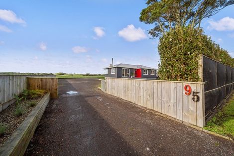 Photo of property in 95 Koru Road, Omata, New Plymouth, 4374