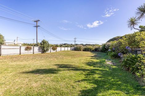 Photo of property in 345 Te Horo Beach Road, Te Horo Beach, Otaki, 5581