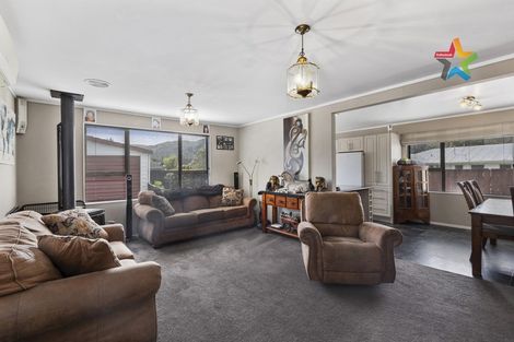 Photo of property in 4 Stockdale Street, Wainuiomata, Lower Hutt, 5014