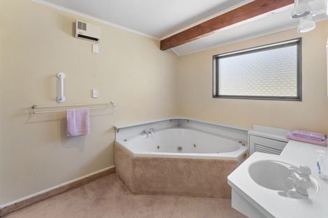 Photo of property in 2 Cook Street, Havelock, 7100