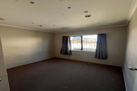 Photo of property in 5 Sherwood Avenue, Te Atatu South, Auckland, 0610