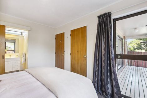 Photo of property in 2/29a Parkvale Road, Karori, Wellington, 6012