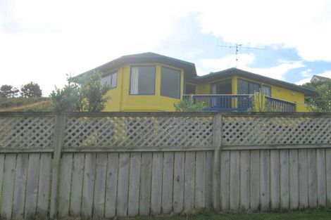 Photo of property in 19 Domanski Crescent, Owhiro Bay, Wellington, 6023