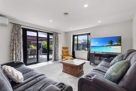 Photo of property in 43 Broadhaven Avenue, Parklands, Christchurch, 8083