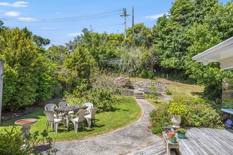 Photo of property in 4 Ranui Terrace, Tawa, Wellington, 5028