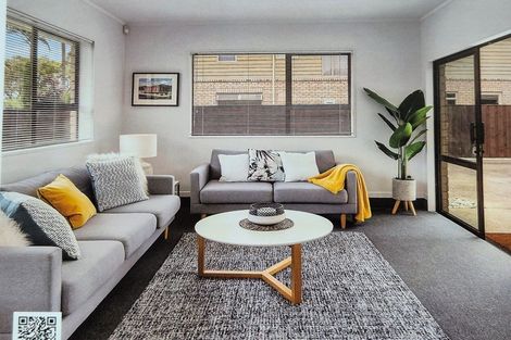 Photo of property in 2/26a Eastern Road, Eastern Beach, Auckland, 2012