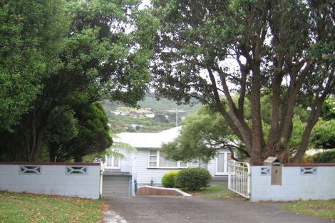 Photo of property in 4 Larsen Crescent, Tawa, Wellington, 5028