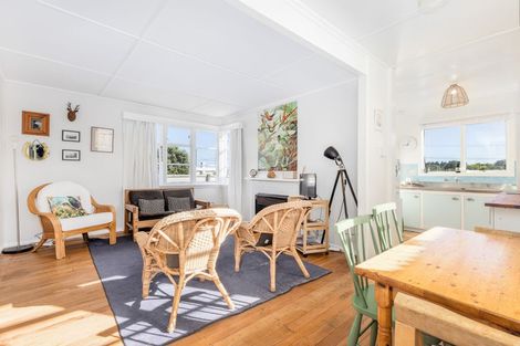 Photo of property in 345 Te Horo Beach Road, Te Horo Beach, Otaki, 5581