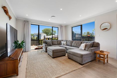 Photo of property in 87 Argent Lane, Wainui, 0932