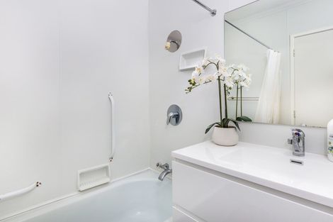 Photo of property in 2/55 Hawai Street, Two Mile Bay, Taupo, 3330