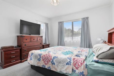 Photo of property in 9 Peterhouse Place, West Harbour, Auckland, 0618