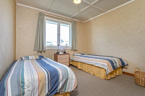 Photo of property in 102 Riverview Road, Whangamata, 3620