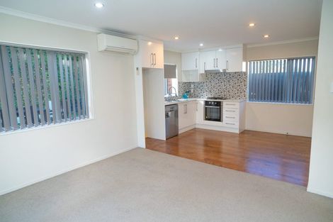 Photo of property in 17 Tiroroa Avenue, Te Atatu South, Auckland, 0610