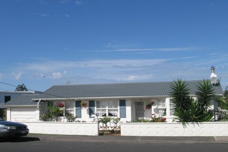 Photo of property in 176 Golf Road, Titirangi, Auckland, 0604