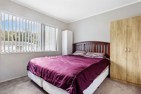 Photo of property in 2/134 Spinella Drive, Bayview, Auckland, 0629