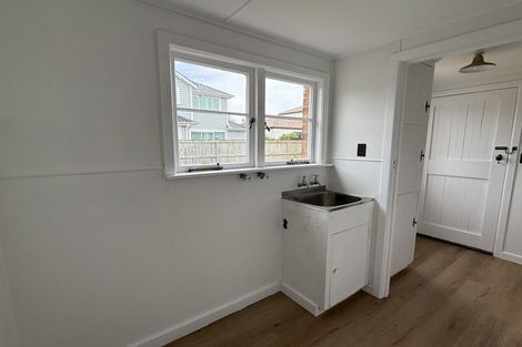 Photo of property in 12 Crete Avenue, Milford, Auckland, 0620