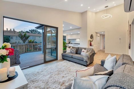 Photo of property in 1a Greville Road, Pinehill, Auckland, 0632