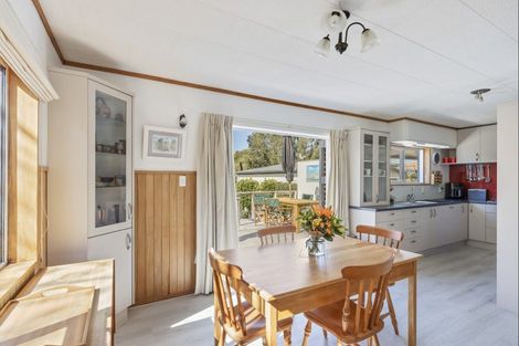 Photo of property in 10 Elder Grove, Whalers Gate, New Plymouth, 4310