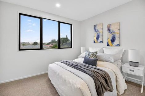 Photo of property in 121d Vodanovich Road, Te Atatu South, Auckland, 0610