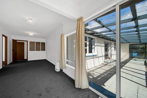 Photo of property in 190a Seaview Road, Westown, New Plymouth, 4310