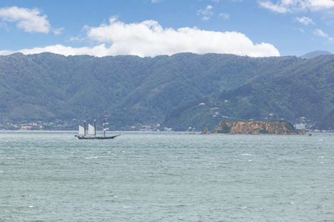 Photo of property in 427 Karaka Bay Road, Karaka Bays, Wellington, 6022