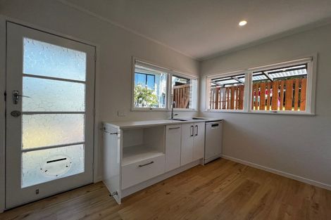 Photo of property in 2/17 Orton Street, Glenfield, Auckland, 0627