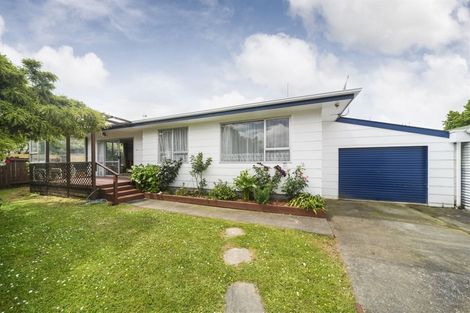 Photo of property in 5 Hillcrest Drive, Kelvin Grove, Palmerston North, 4414