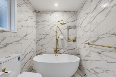 Photo of property in 2 Bickerstaffe Road, Maungaturoto, 0520