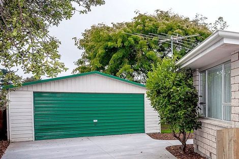 Photo of property in 28 Royal Park Drive, Parklands, Christchurch, 8083