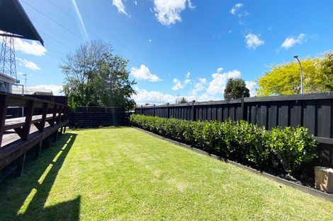 Photo of property in 93 Edgewater Drive, Pakuranga, Auckland, 2010