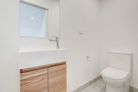 Photo of property in 2/11 Paramu Avenue, Birkdale, Auckland, 0626