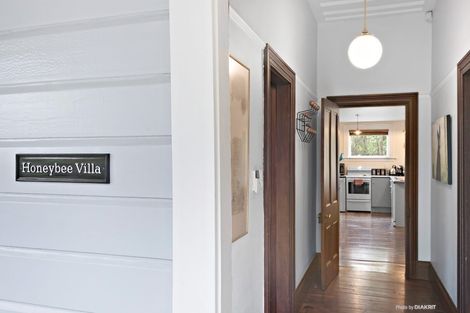 Photo of property in 102 Jellicoe Street, Martinborough, 5711