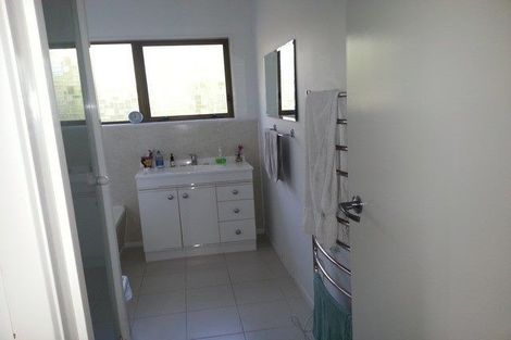 Photo of property in 1612a Great North Road, Waterview, Auckland, 1026