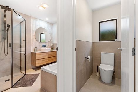 Photo of property in 13 Te Ruru Way, Stanmore Bay, Whangaparaoa, 0932