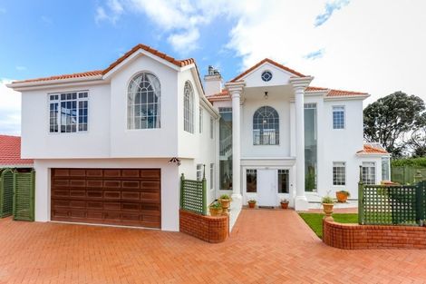 Photo of property in 1 Kawaroa Lane, New Plymouth, 4310