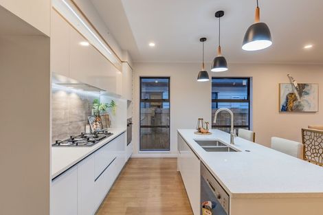 Photo of property in 43 Vinistra Road, Kumeu, 0810