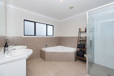 Photo of property in 6 Santiago Place, Flagstaff, Hamilton, 3210