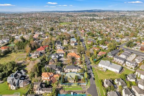 Photo of property in 23 Grammar School Road, Pakuranga, Auckland, 2010