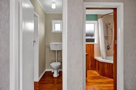 Photo of property in 1 Falstaff Street, Stratford, 4332