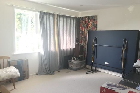 Photo of property in 135 Ennis Avenue, Pakuranga Heights, Auckland, 2010
