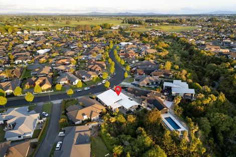 Photo of property in 140 Saint James Drive, Huntington, Hamilton, 3210