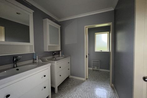 Photo of property in 28 Spur Road, Stillwater, Silverdale, 0993